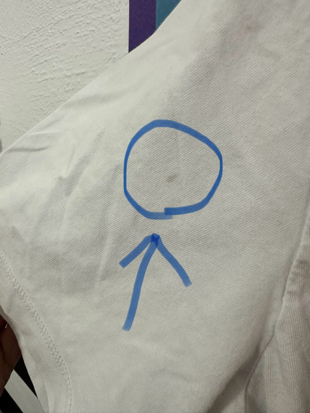 T-shirt z graficzną damą z lat 2000 – MSCH Copenhagen