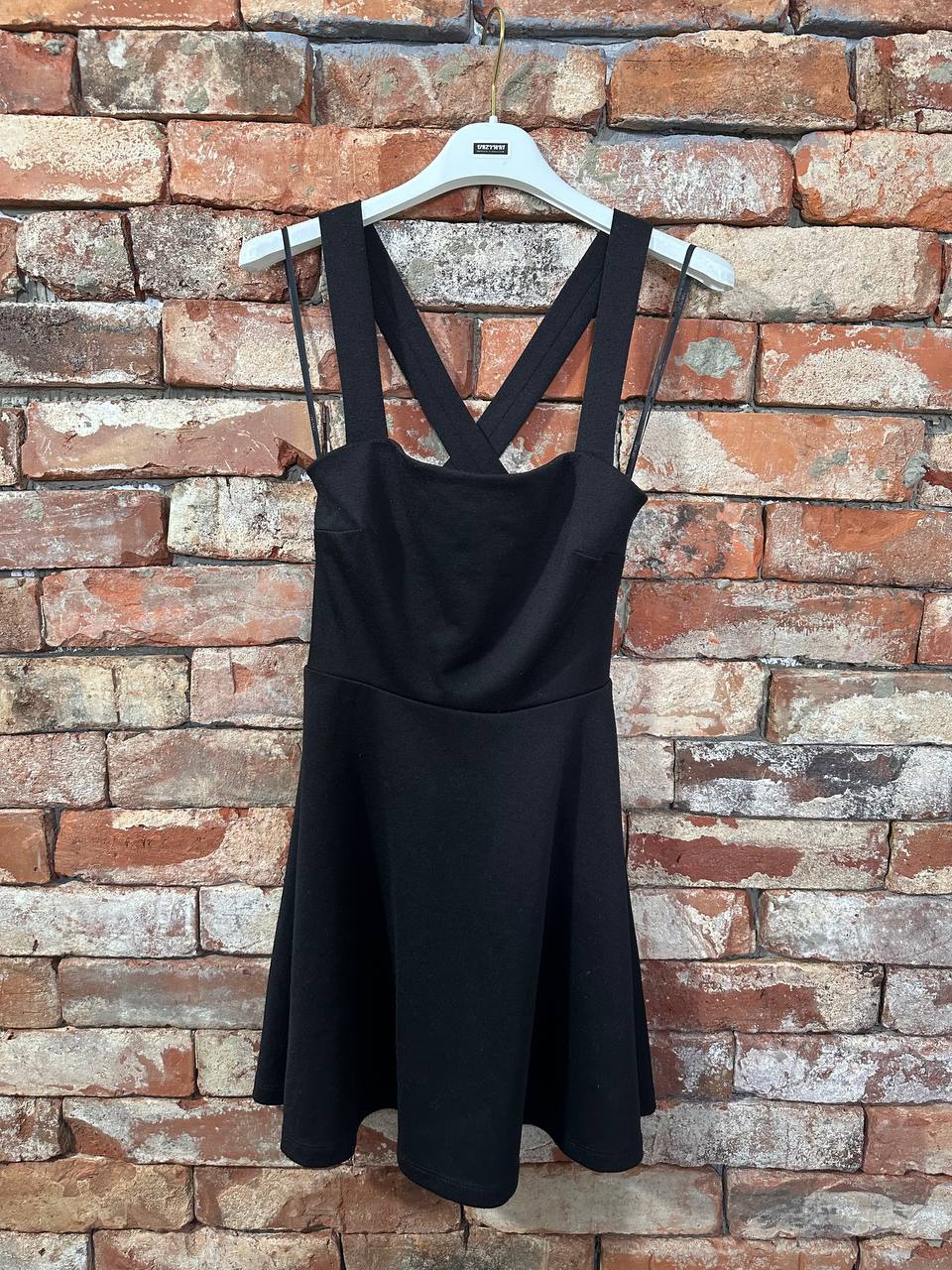 Czarna mini sukienka z ramiączkami FOREVER 21