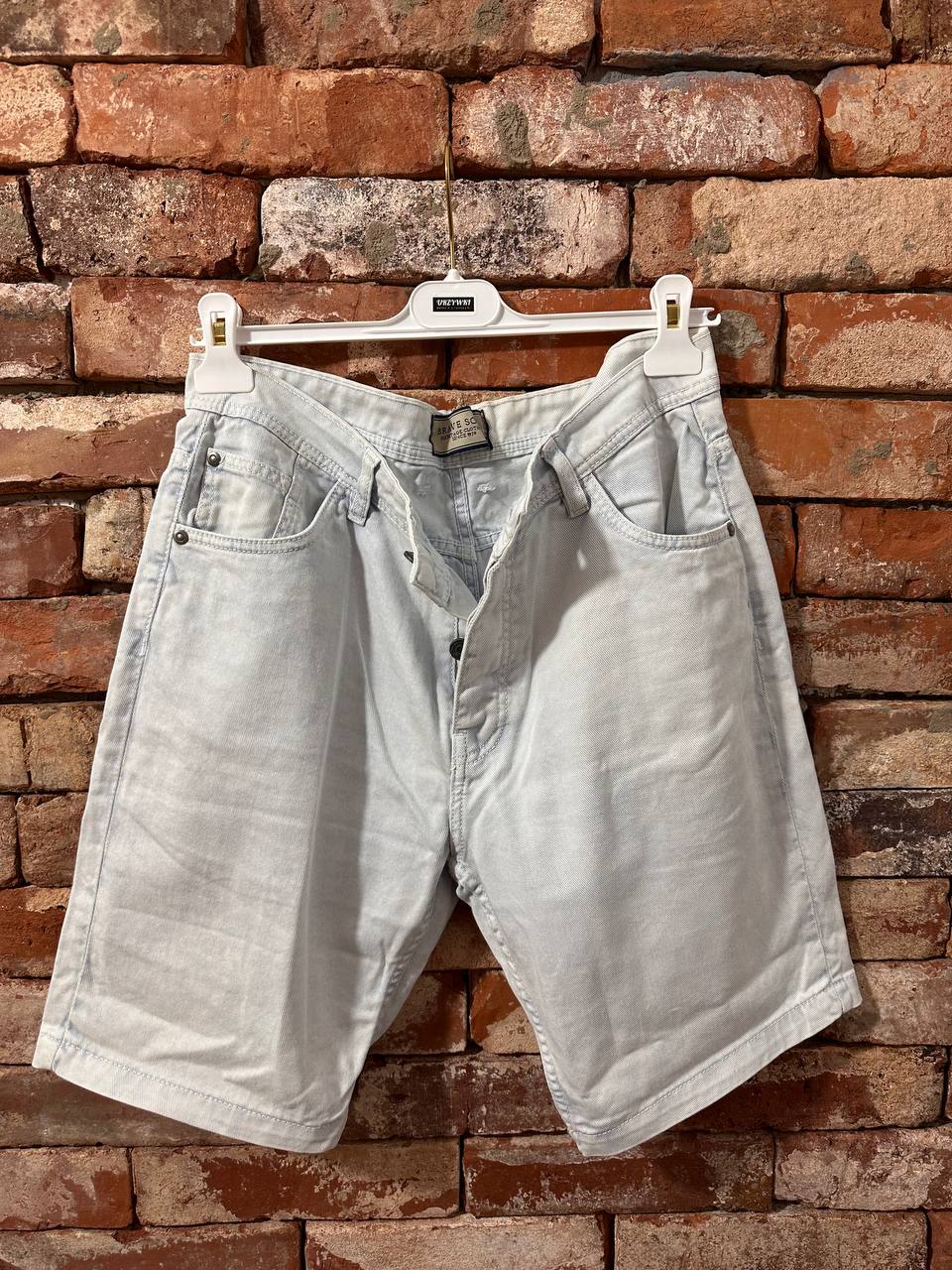 Jasnoszare jeansowe szorty BRAVE SOUL