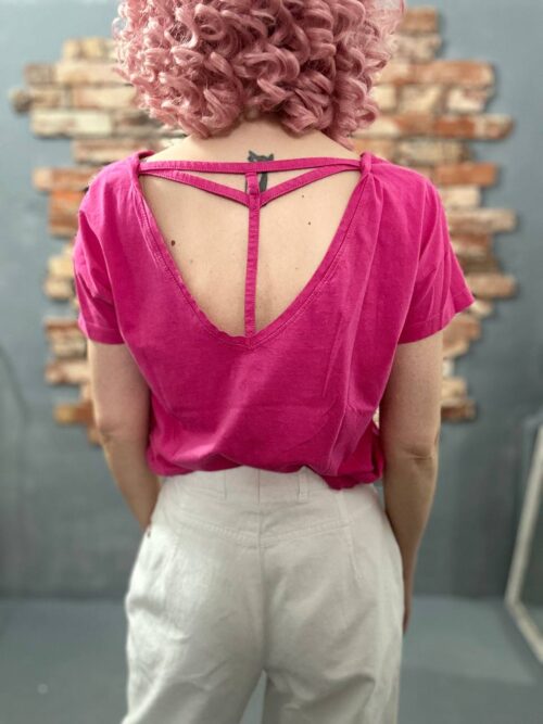 Różowy t-shirt z ozdobnym tyłem – TOP SECRET