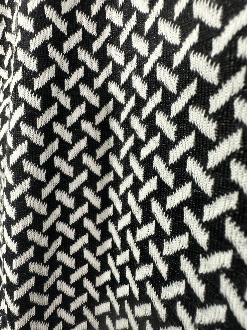 Czarno-biała sukienka w jodełkę – Red Herring