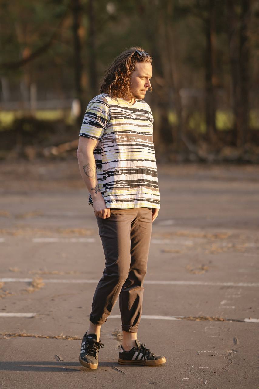 Chinosy CINQUE – grafitowy klasyk do wszystkiego