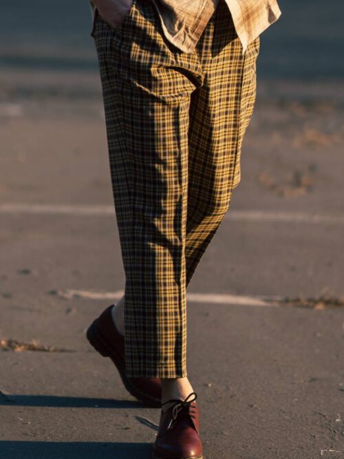 Spodnie w kratę, które grają pierwsze skrzypce