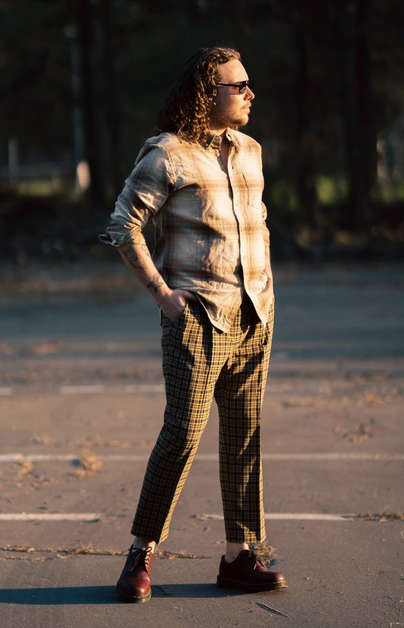 Spodnie w kratę, które grają pierwsze skrzypce