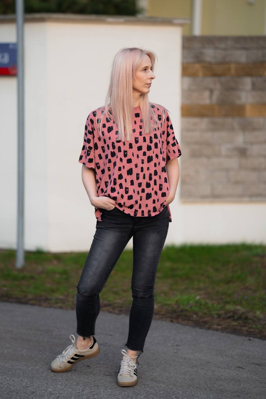 Czarne jeansy z dziurami Top Secret