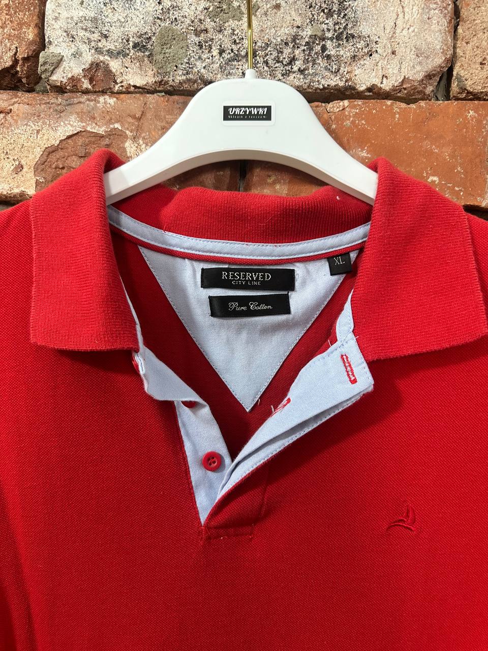 T-shirt polo czerwony RESERVED