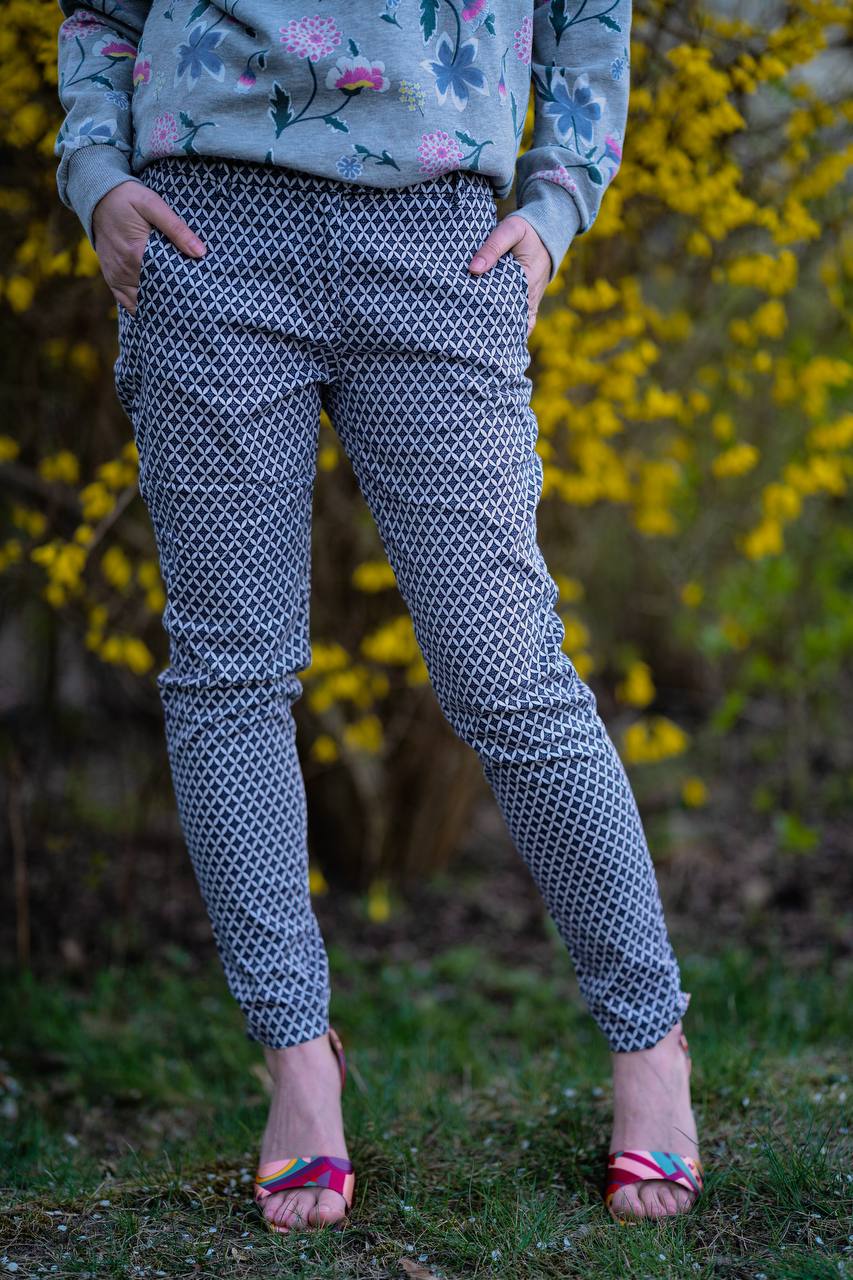 Spodnie H&M w geometryczny wzorek