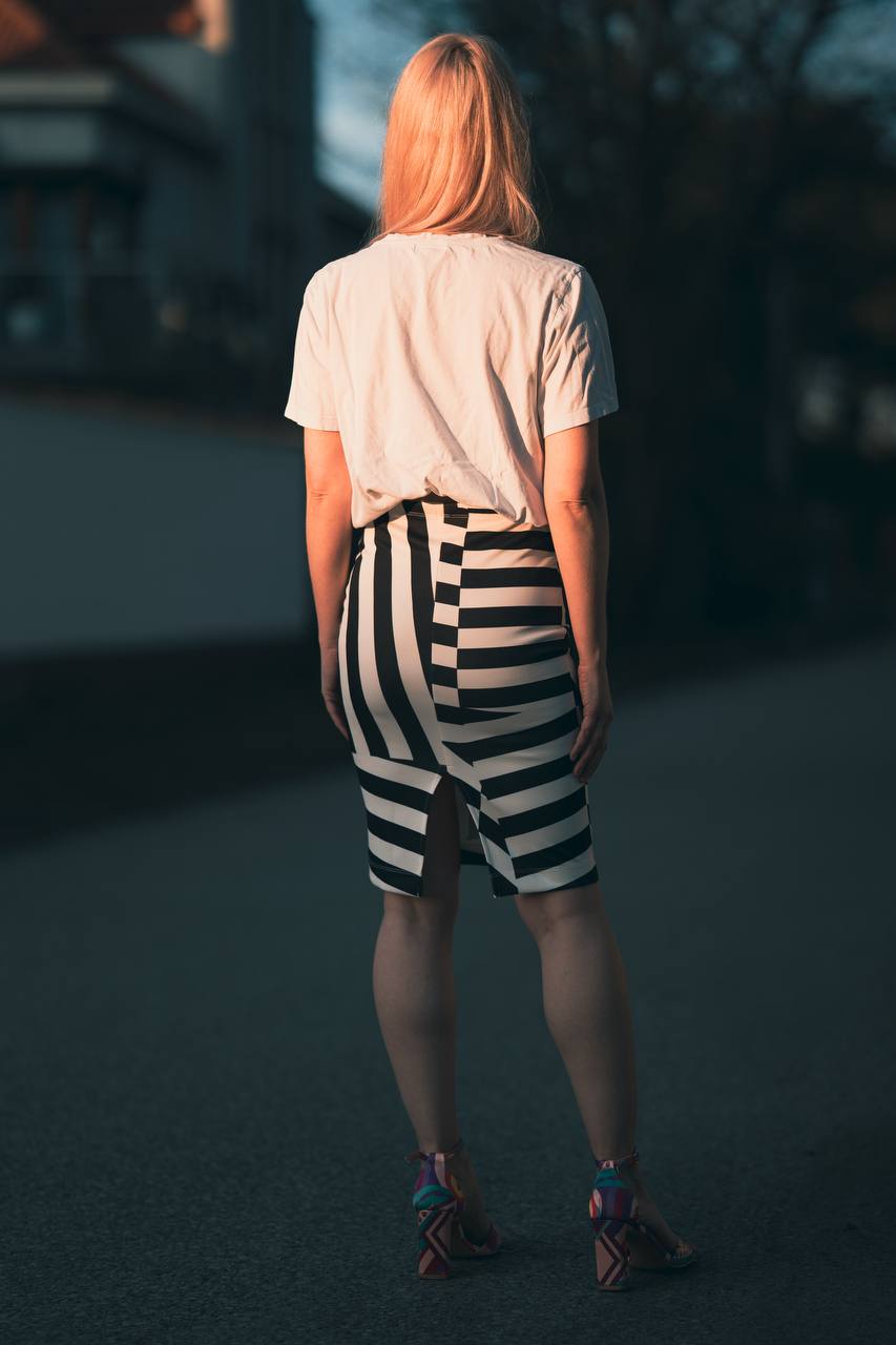 Spódnica Top Secret w geometryczne pasy