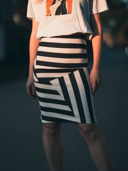 Spódnica Top Secret w geometryczne pasy