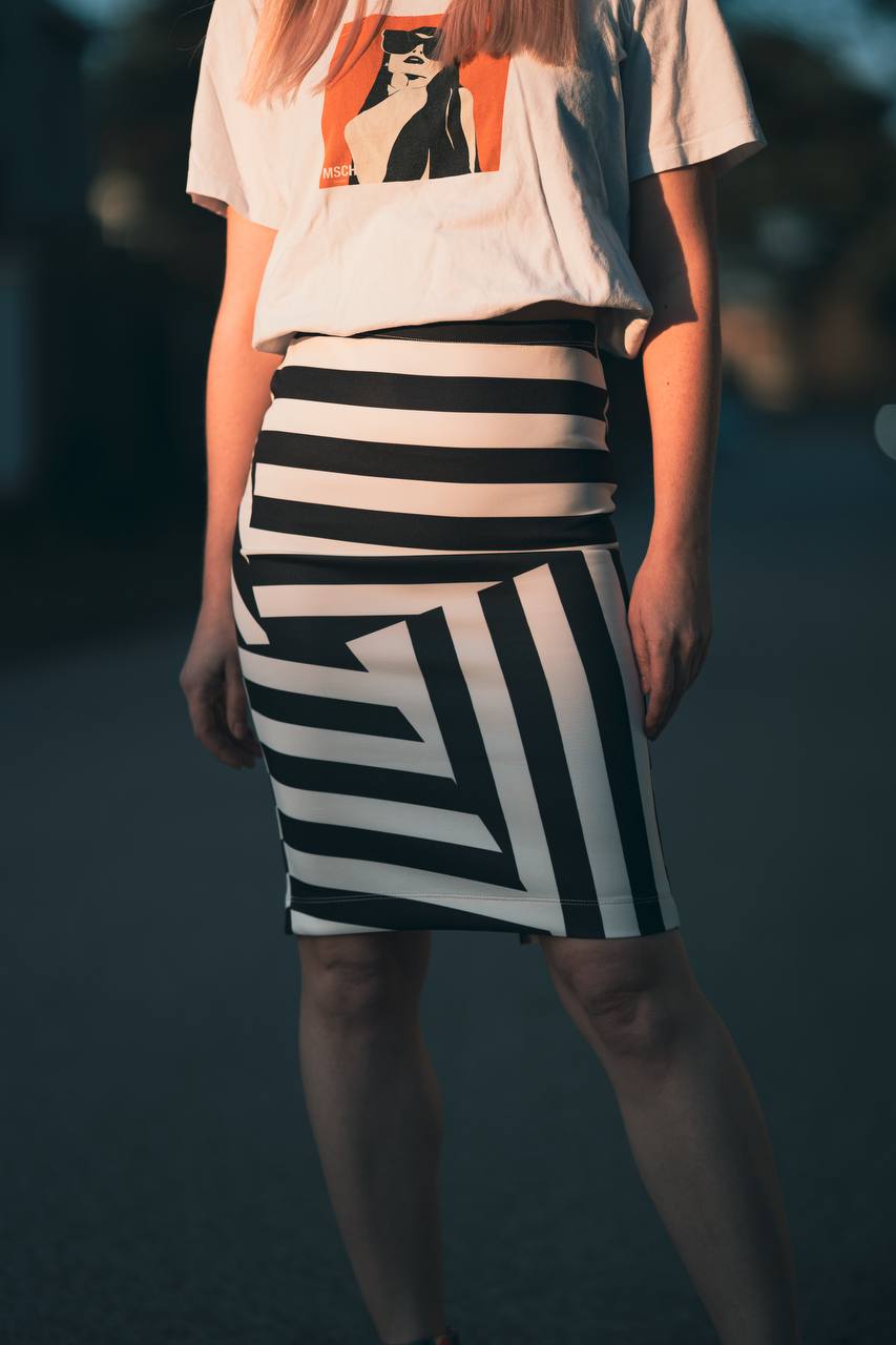 Spódnica Top Secret w geometryczne pasy