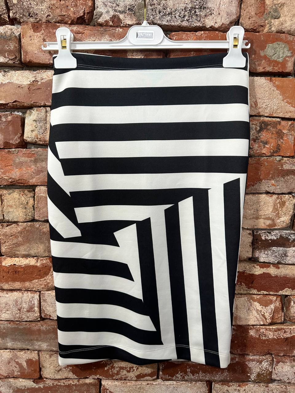 Spódnica Top Secret w geometryczne pasy