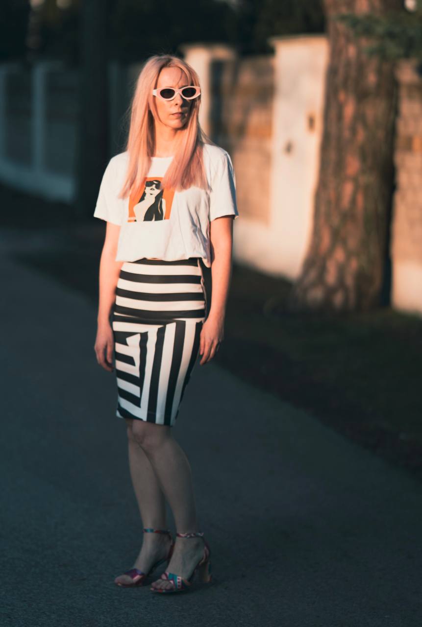 Spódnica Top Secret w geometryczne pasy