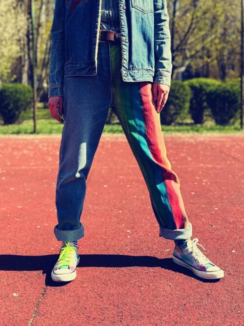 Tęczowe jeansy UNQE DENIM