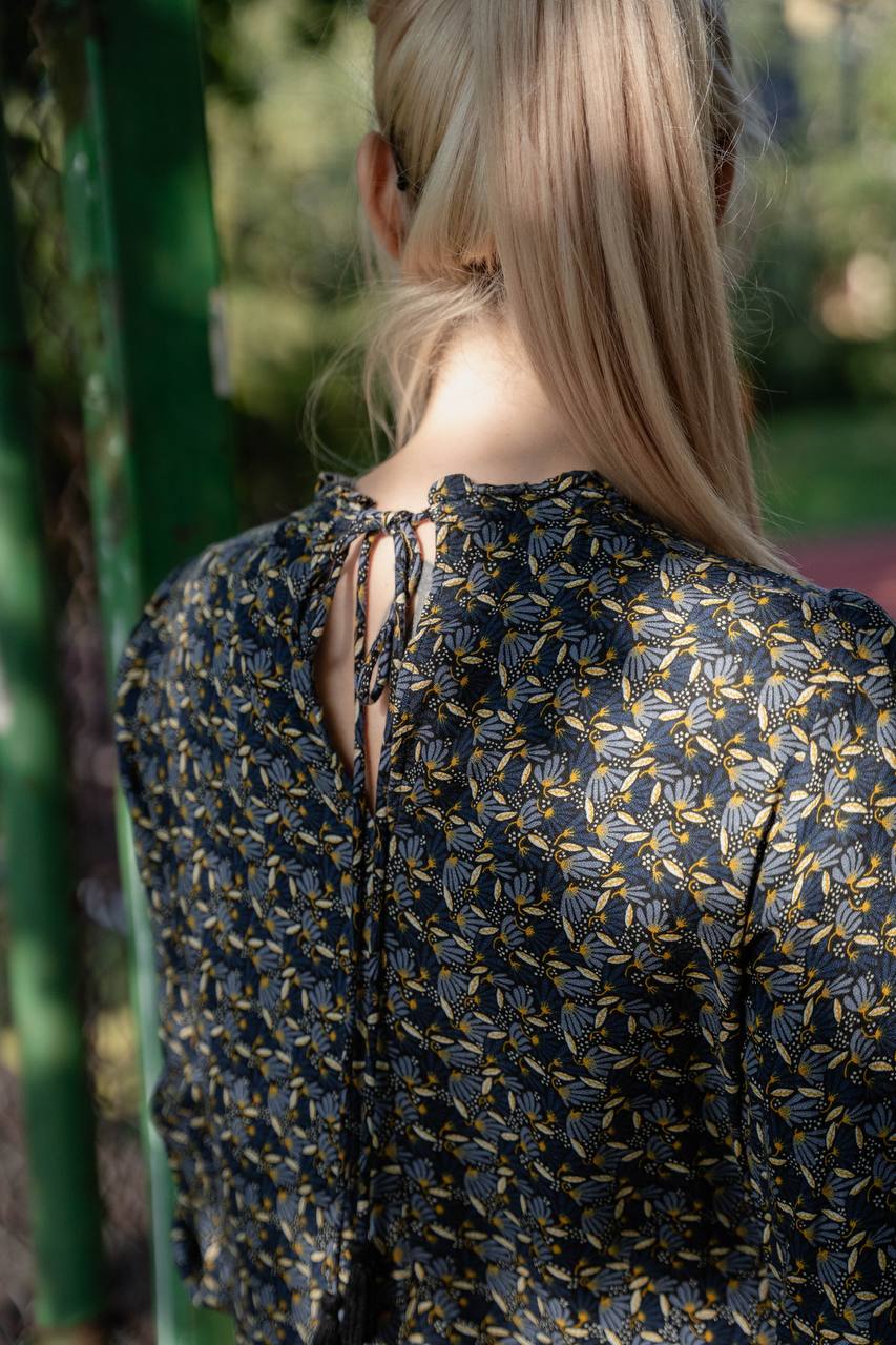 Sukienka w drobne kwiatki Zara