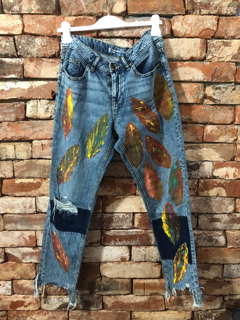 Spodnie malowane jesienne liście Cubus