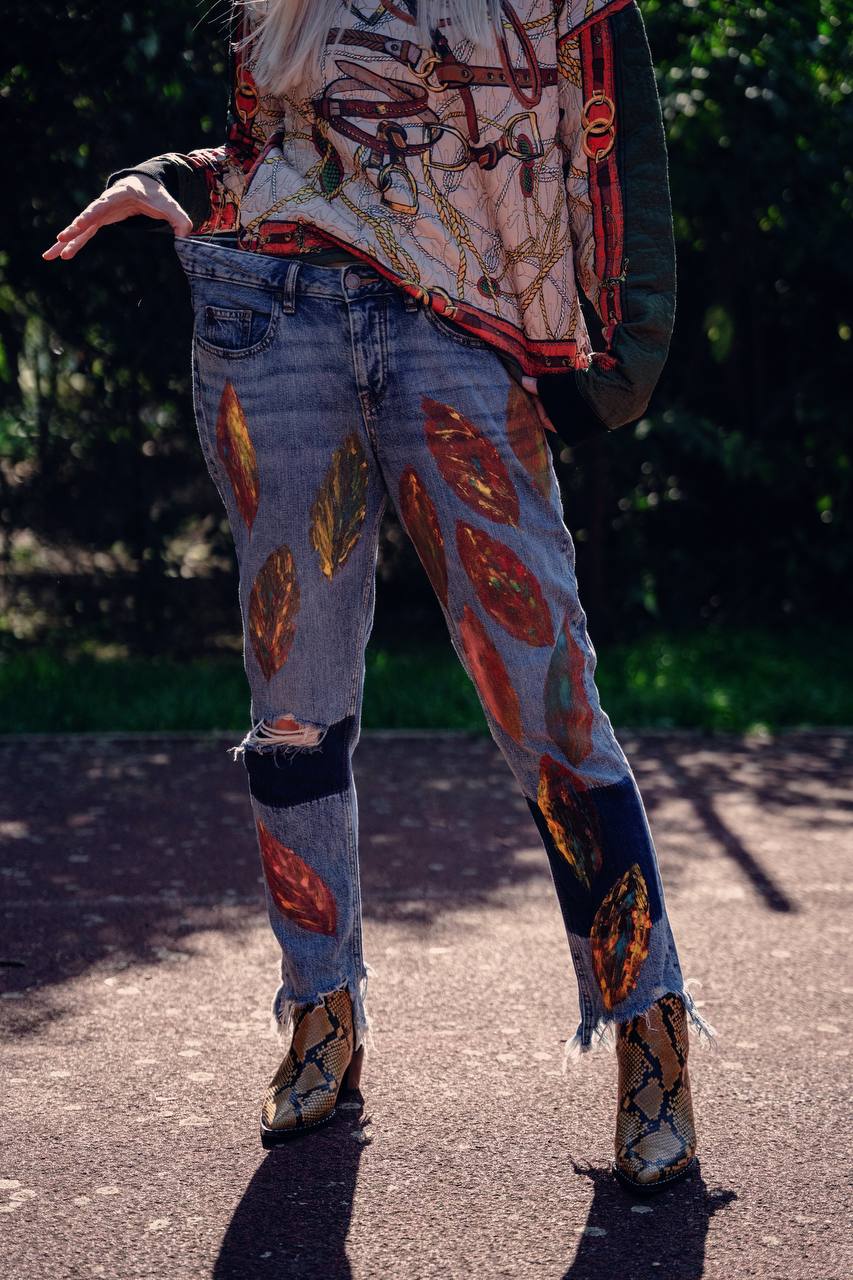 Spodnie malowane jesienne liście Cubus